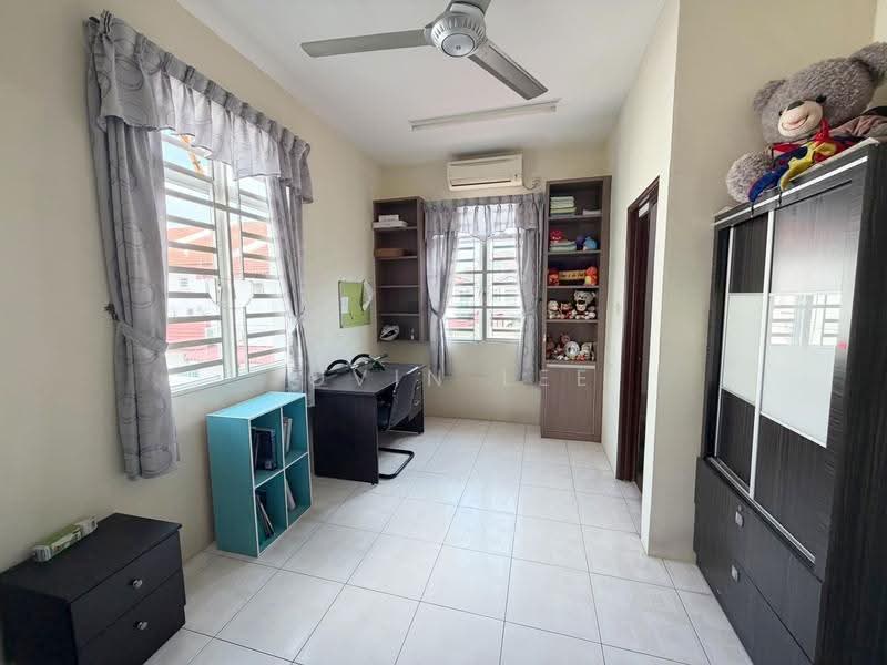 Rumah Berkembar untuk Dijual di Nibong Tebal (Penang) - Jovin Lee - Study - PropertyGuru.com.my