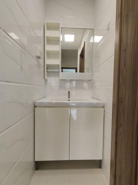 Condominium for Rent at Cerulean Bay @ Forest City - Alex Cheah - Bathroom - PropertyGuru.com.my