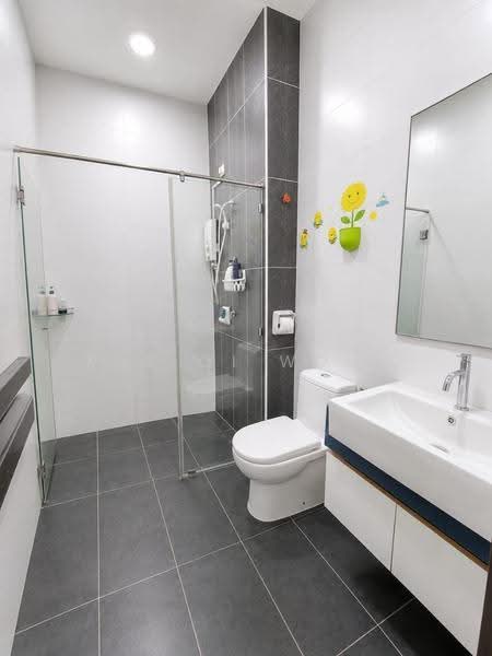 Rumah Teres 2-Tingkat untuk Dijual di Taman Mount Austin (Tebrau) - Xue Qi Wong - Bathroom - PropertyGuru.com.my