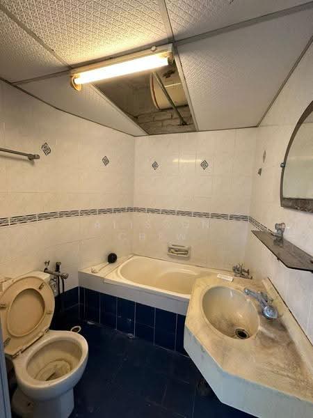 Condominium for Sale at E-Park Condominium - Alisson Chew - Bathroom - PropertyGuru.com.my
