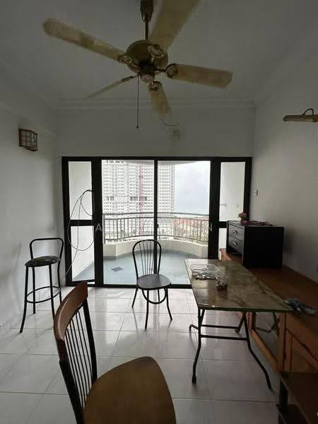 Condominium for Sale at E-Park Condominium - Alisson Chew - Living Room - PropertyGuru.com.my