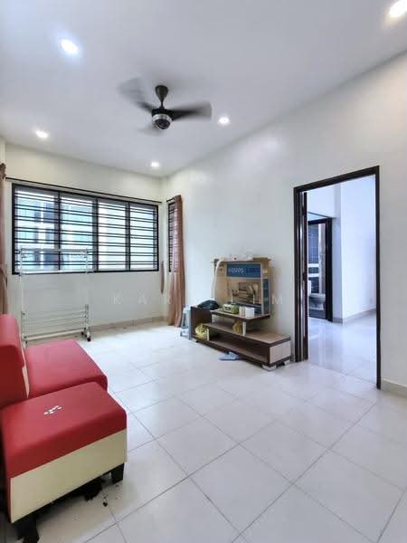 Cluster House for Sale in Taman Seri Austin (Tebrau) - Karl Lim - Living Room - PropertyGuru.com.my