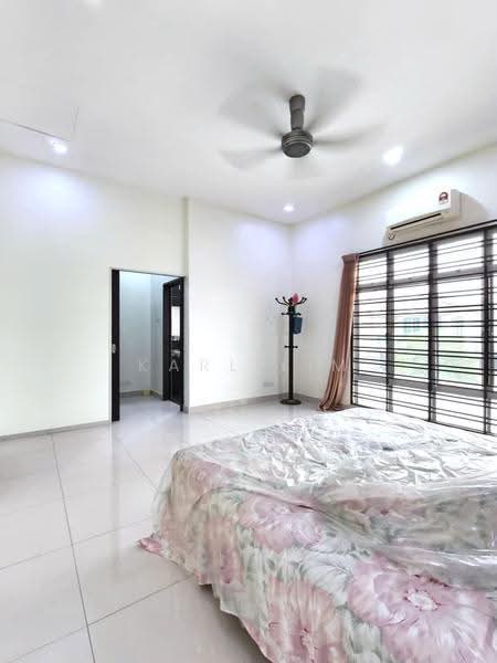 Cluster House for Sale in Taman Seri Austin (Tebrau) - Karl Lim - Bedroom - PropertyGuru.com.my