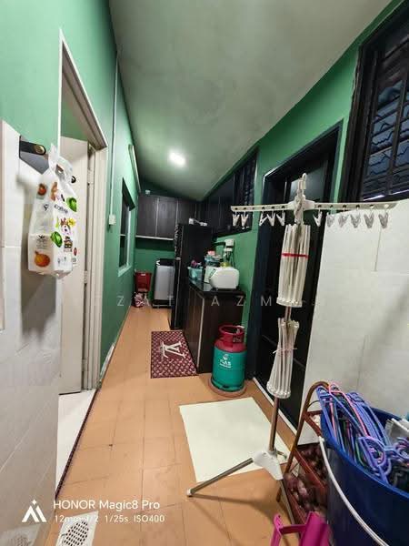 Rumah Teres 1-Tingkat untuk Dijual di Kuantan (Pahang) - Izzat Azman - Kitchen - PropertyGuru.com.my