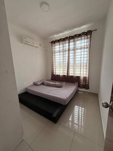 Kediaman Servis untuk Dijual di Larkin Heights - Pauline Ng - Bedroom - PropertyGuru.com.my