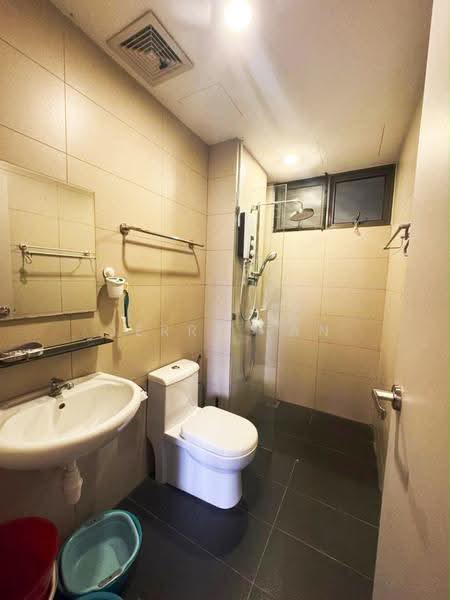 Kondominium untuk Disewa di Skycube - Jerry Tan - Bathroom - PropertyGuru.com.my