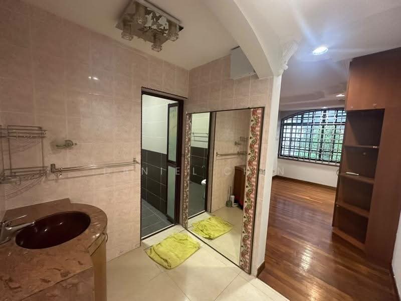 Bungalow House untuk Disewa di Bukit Antarabangsa (Ulu Kelang) - Daniel Chin - Bathroom - PropertyGuru.com.my