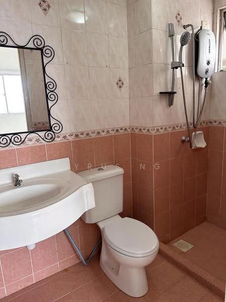 Kondominium untuk Dijual di Ketumbar Hill - Cyrus Ng - Bathroom - PropertyGuru.com.my