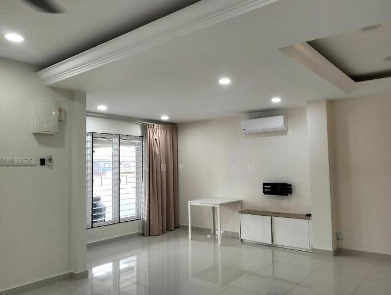 Rumah Teres 2-Tingkat untuk Disewa di Usj 20 (Subang Jaya) - Gary Gan - Living Room - PropertyGuru.com.my