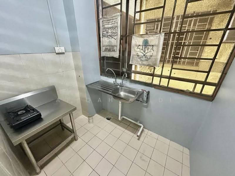Kondominium untuk Disewa di Platinum Lake PV 10 - Afiqah zaidi - Kitchen - PropertyGuru.com.my