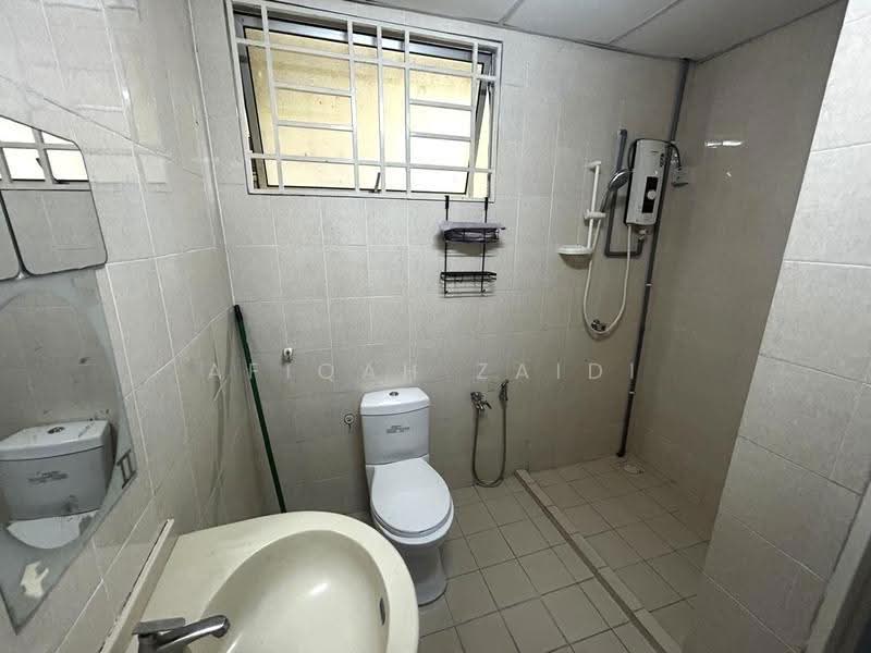 Kondominium untuk Disewa di Platinum Lake PV 10 - Afiqah zaidi - Bathroom - PropertyGuru.com.my
