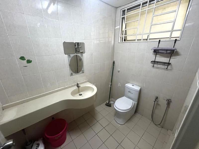Kondominium untuk Disewa di Platinum Lake PV 10 - Afiqah zaidi - Bathroom - PropertyGuru.com.my