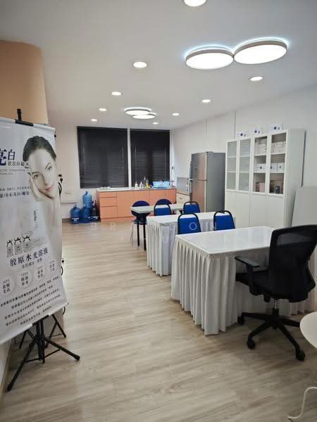 Shop for Rent in Taman Pelangi (Johor Bahru) - Brandon Chua - Interior - PropertyGuru.com.my