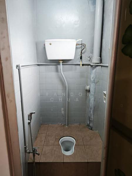 Shop for Rent in Taman Pelangi (Johor Bahru) - Brandon Chua - Bathroom - PropertyGuru.com.my