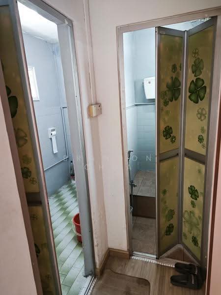 Shop for Rent in Taman Pelangi (Johor Bahru) - Brandon Chua - Bathroom - PropertyGuru.com.my