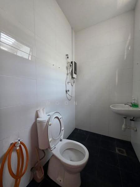 Rumah Teres 3-Tingkat untuk Dijual di Taman Limbongan Indah (Klebang) - Woon . - Bathroom - PropertyGuru.com.my