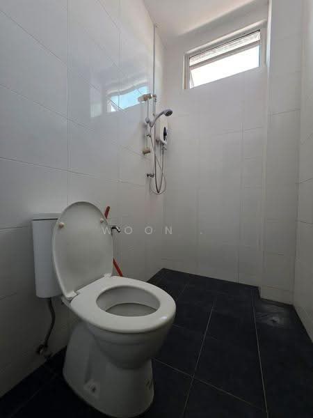 Rumah Teres 3-Tingkat untuk Dijual di Taman Limbongan Indah (Klebang) - Woon . - Bathroom - PropertyGuru.com.my
