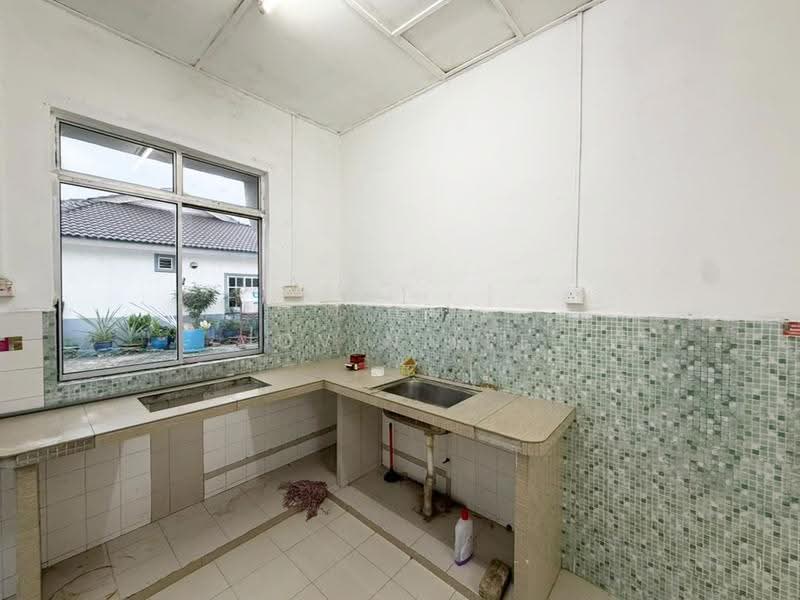 1-storey Terraced House for Sale in Taman Seruling Emas (Sungai Jawi) - Jovin Lee - Kitchen - PropertyGuru.com.my