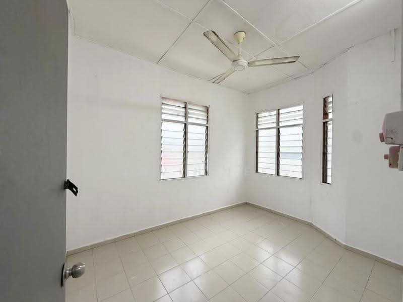 1-storey Terraced House for Sale in Taman Seruling Emas (Sungai Jawi) - Jovin Lee - Interior - PropertyGuru.com.my