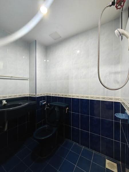Pangsapuri untuk Dijual di Mon Bisca - Yvonne Lim - Bathroom - PropertyGuru.com.my