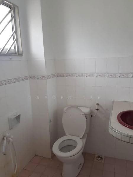 Rumah Teres 2-Tingkat untuk Dijual di Taman Wawasan (Puchong) - Jayden Lee - Bathroom - PropertyGuru.com.my