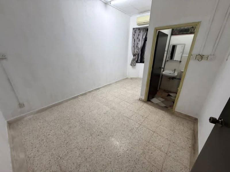 Rumah Teres 1.5-Tingkat untuk Disewa di Taman Molek (Johor Bahru) - SJ CHAN - Interior - PropertyGuru.com.my