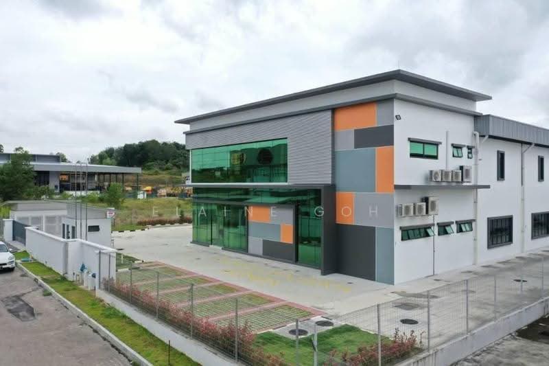 Factory for Rent in Taman Desa Cemerlang (Ulu Tiram) - Elaine Goh - Exterior - PropertyGuru.com.my