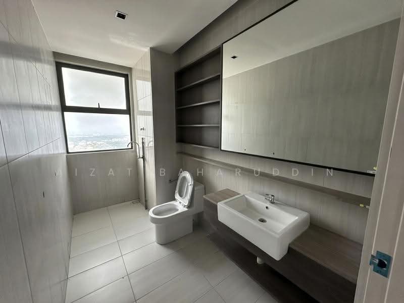Commercial Bungalow for Rent in KL City Centre (Kuala Lumpur) - Aizat Baharuddin - Bathroom - PropertyGuru.com.my