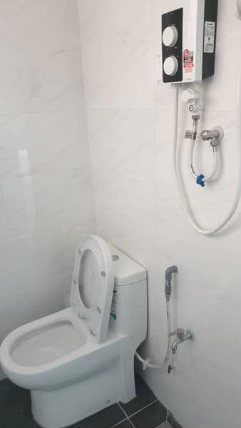 Apartment for Sale at Pangsapuri Saraka - Leo Koh - Bathroom - PropertyGuru.com.my