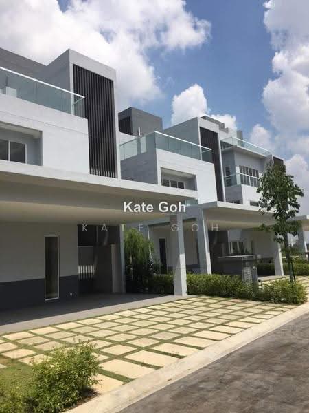 Bungalow House untuk Dijual di Lakefront Villa (Cyberjaya) - Hui Thing Goh - PropertyGuru.com.my