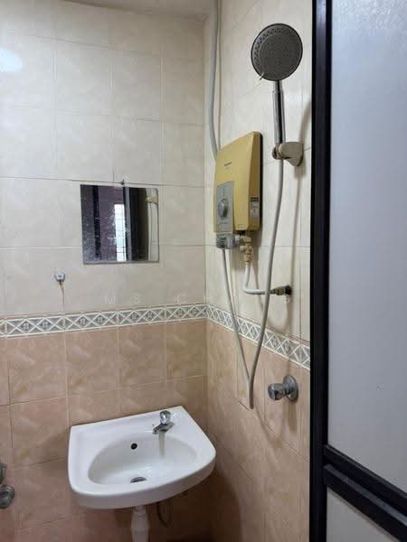 Pangsapuri untuk Dijual di Gambier Heights - Ms Chang - Bathroom - PropertyGuru.com.my