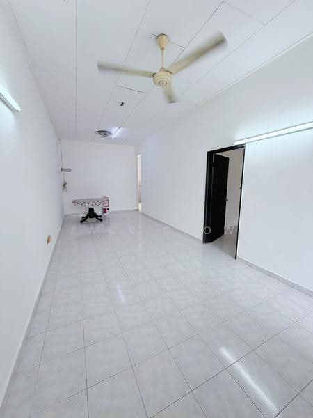 Rumah Teres 1-Tingkat untuk Dijual di Taman Daya (Johor Bahru) - Zack Chow - Living Room - PropertyGuru.com.my