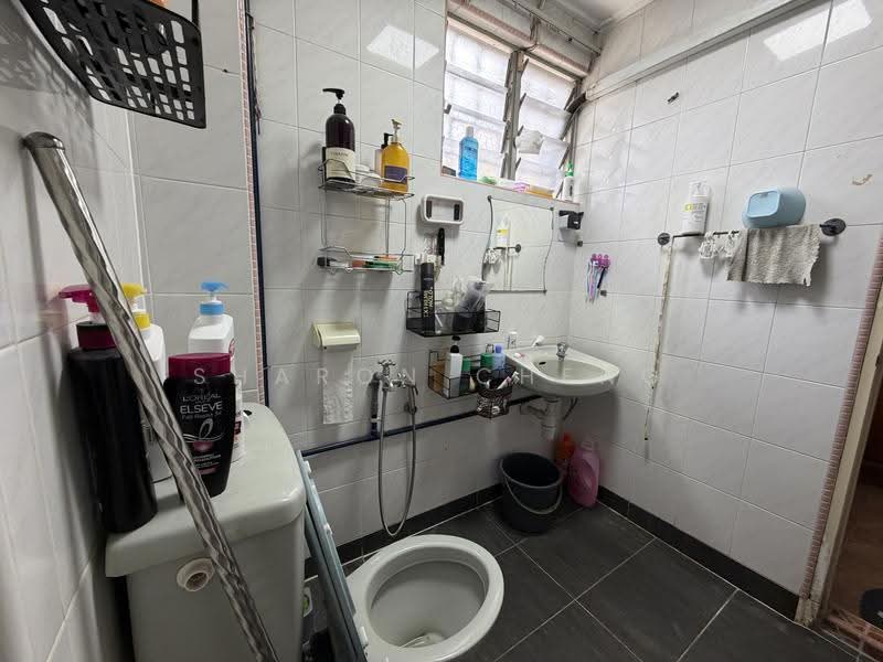 Rumah Teres 2-Tingkat untuk Disewa di Bandar Sri Damansara (Selangor) - Sharon Cheng - Bathroom - PropertyGuru.com.my