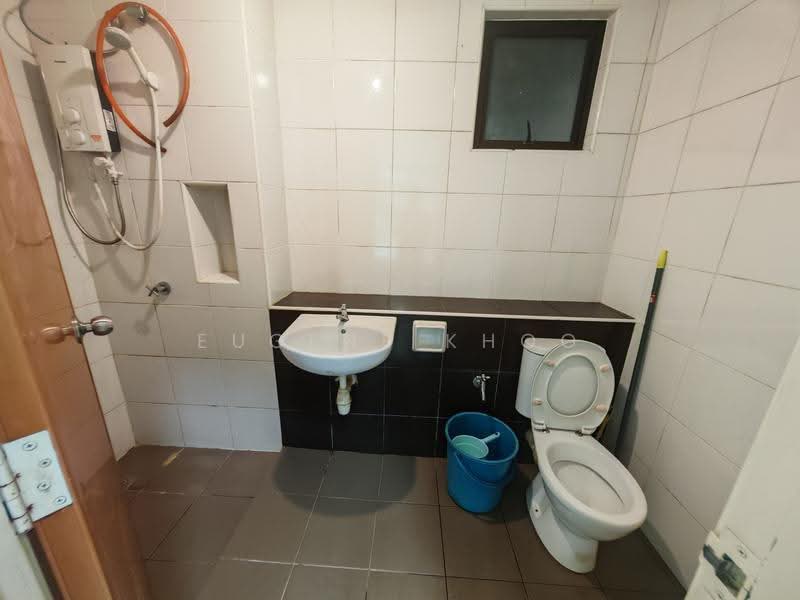 Service Residence for Rent at Sky Gardens Residences - Eugene Khoo - Bathroom - PropertyGuru.com.my