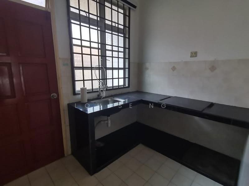 Rumah Teres 2-Tingkat untuk Disewa di Taman Austin Perdana (Tebrau) - Louise Ng - Kitchen - PropertyGuru.com.my