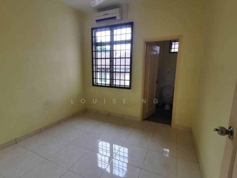Rumah Teres 2-Tingkat untuk Disewa di Taman Austin Perdana (Tebrau) - Louise Ng - Bathroom - PropertyGuru.com.my