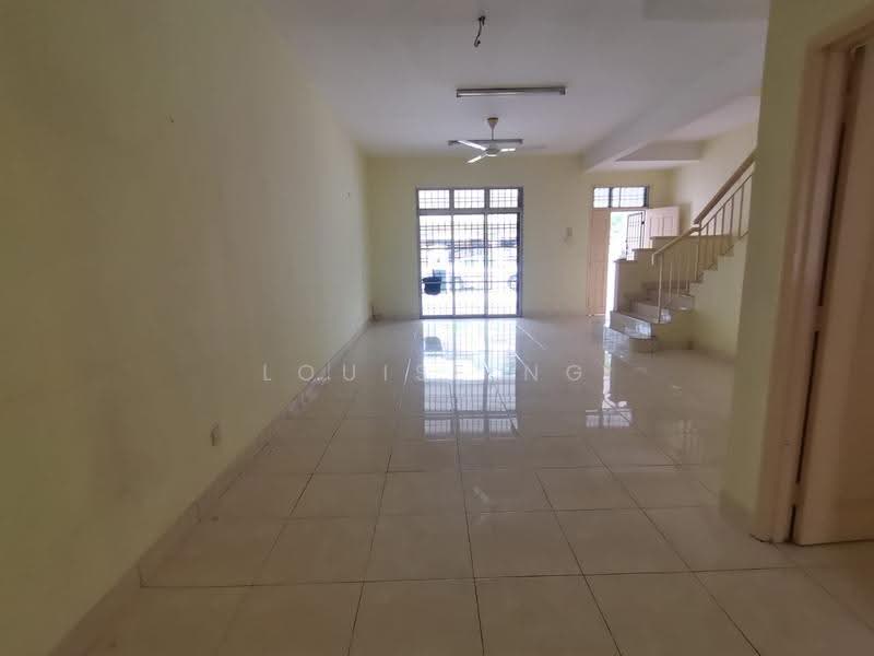 Rumah Teres 2-Tingkat untuk Disewa di Taman Austin Perdana (Tebrau) - Louise Ng - Living Room - PropertyGuru.com.my