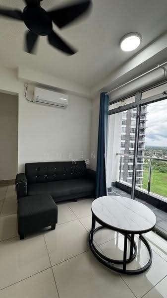 Kediaman Servis untuk Dijual di D'Putra Suites - Queenie Ng - Living Room - PropertyGuru.com.my