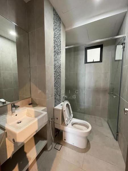 Condominium for Rent at Queens Residences Q1 @ Queens Waterfront - Patrick Tang - Bathroom - PropertyGuru.com.my