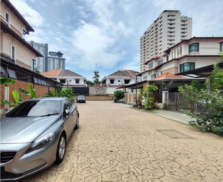 Semi-Detached House for Sale in Taman Yarl (Jalan Klang Lama (Old Klang Road)) - Rashidah Juremi - Exterior - PropertyGuru.com.my