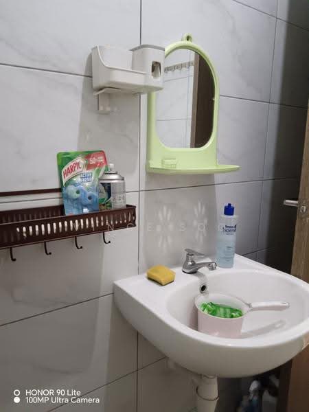 Kediaman Servis untuk Dijual di SKS Habitat - Vince Soo - Bathroom - PropertyGuru.com.my