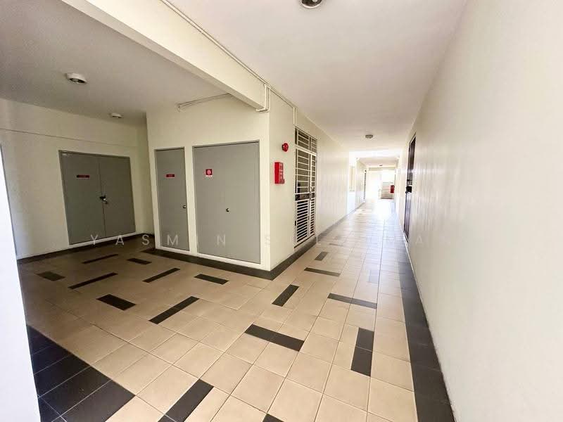 Condominium for Sale at Platinum Hill PV 8 - Yasmin Sulaiman - Corridor - PropertyGuru.com.my