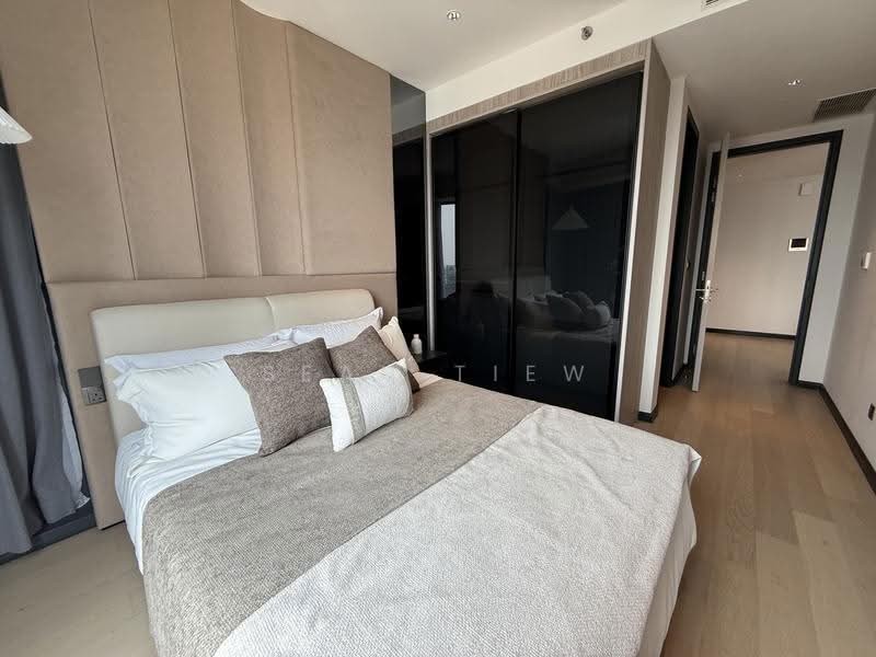 Kediaman Servis untuk Dijual di Star Residences Three - Sean Tiew - Bedroom - PropertyGuru.com.my