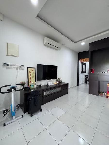1.5-storey Terraced House for Rent in Simpang Ampat (Penang) - Lim Keh Sin - Living Room - PropertyGuru.com.my