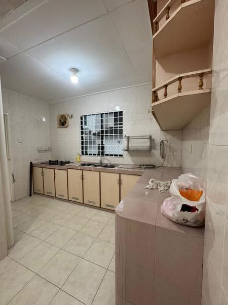 Rumah Teres 2-Tingkat untuk Disewa di Taman Desa Tebrau (Tebrau) - YY Tey - Kitchen - PropertyGuru.com.my