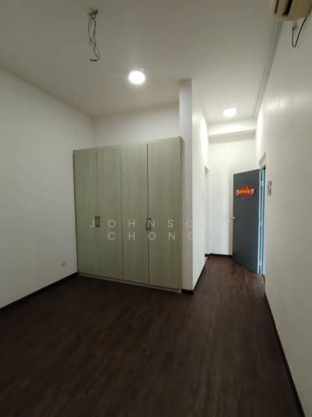 Service Residence for Sale at D'carlton (Residensi Seri Mega) - Johnson Chong - Corridor - PropertyGuru.com.my