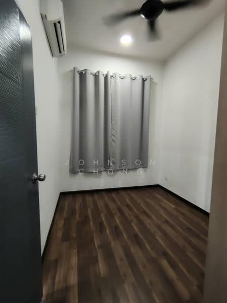 Service Residence for Sale at D'carlton (Residensi Seri Mega) - Johnson Chong - Bedroom - PropertyGuru.com.my
