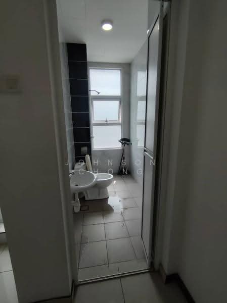 Service Residence for Sale at D'carlton (Residensi Seri Mega) - Johnson Chong - Bathroom - PropertyGuru.com.my