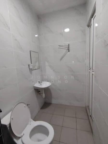 Service Residence for Sale at D'carlton (Residensi Seri Mega) - Johnson Chong - Bathroom - PropertyGuru.com.my
