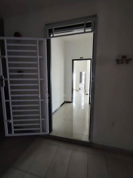 Service Residence for Sale at D'carlton (Residensi Seri Mega) - Johnson Chong - Corridor - PropertyGuru.com.my